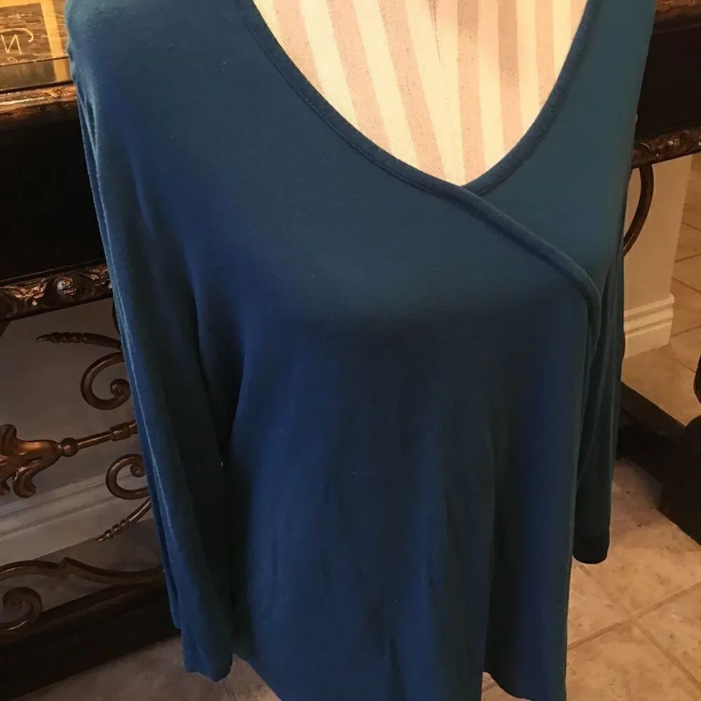 DARK BLUE Box Cut Top - Picture 2 of 8